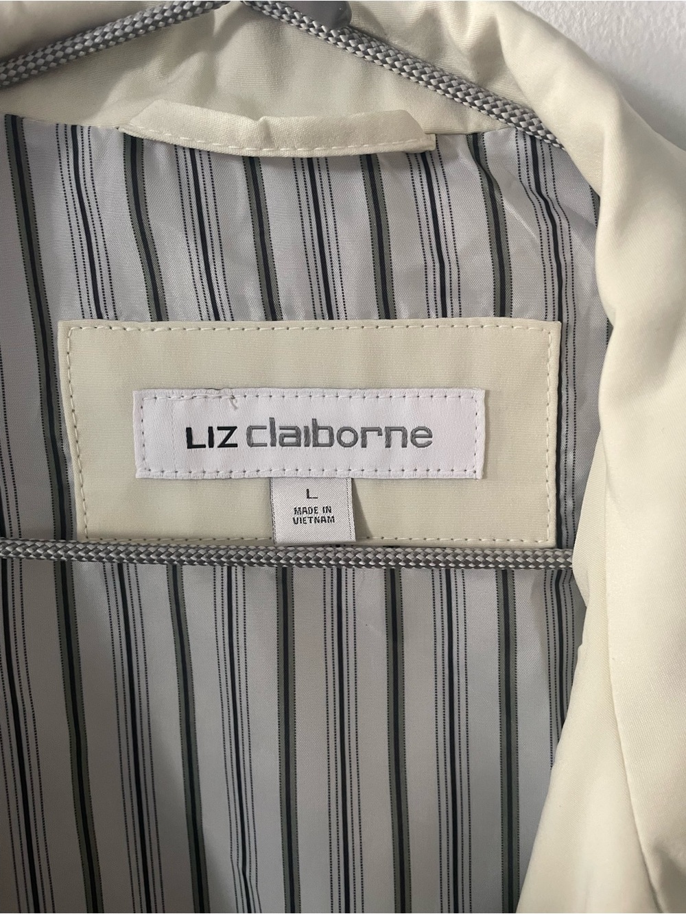 Liz Claiborne Light Gray Trench Coat with Off-White Trim - Picture 2 of 9